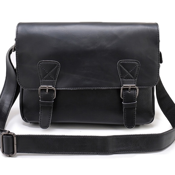 Luxury Black Leather Bag. - Picture 2 of 6